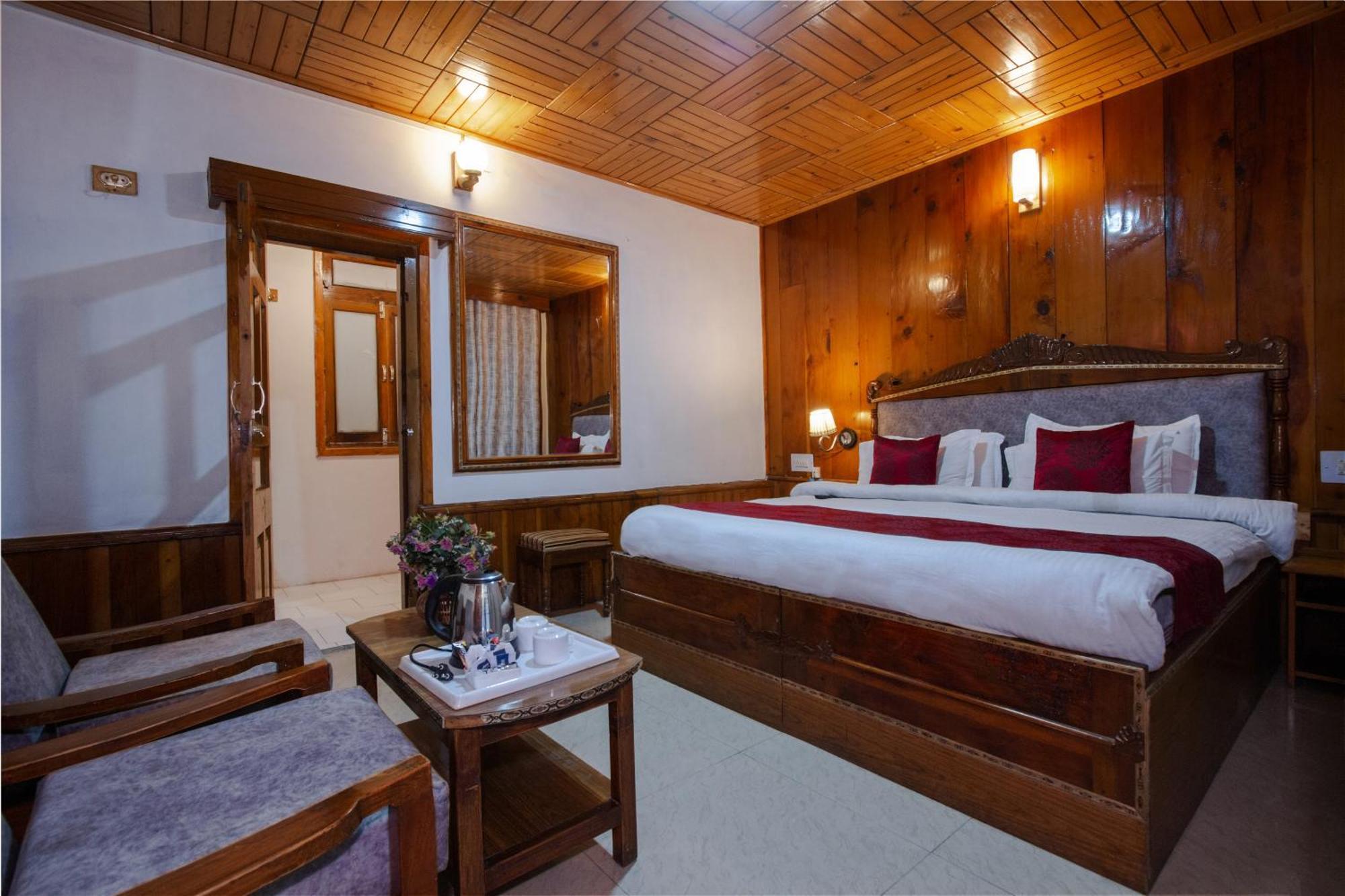 Holiday Home International -Vivaan Stays มะนาลี ภายนอก รูปภาพ