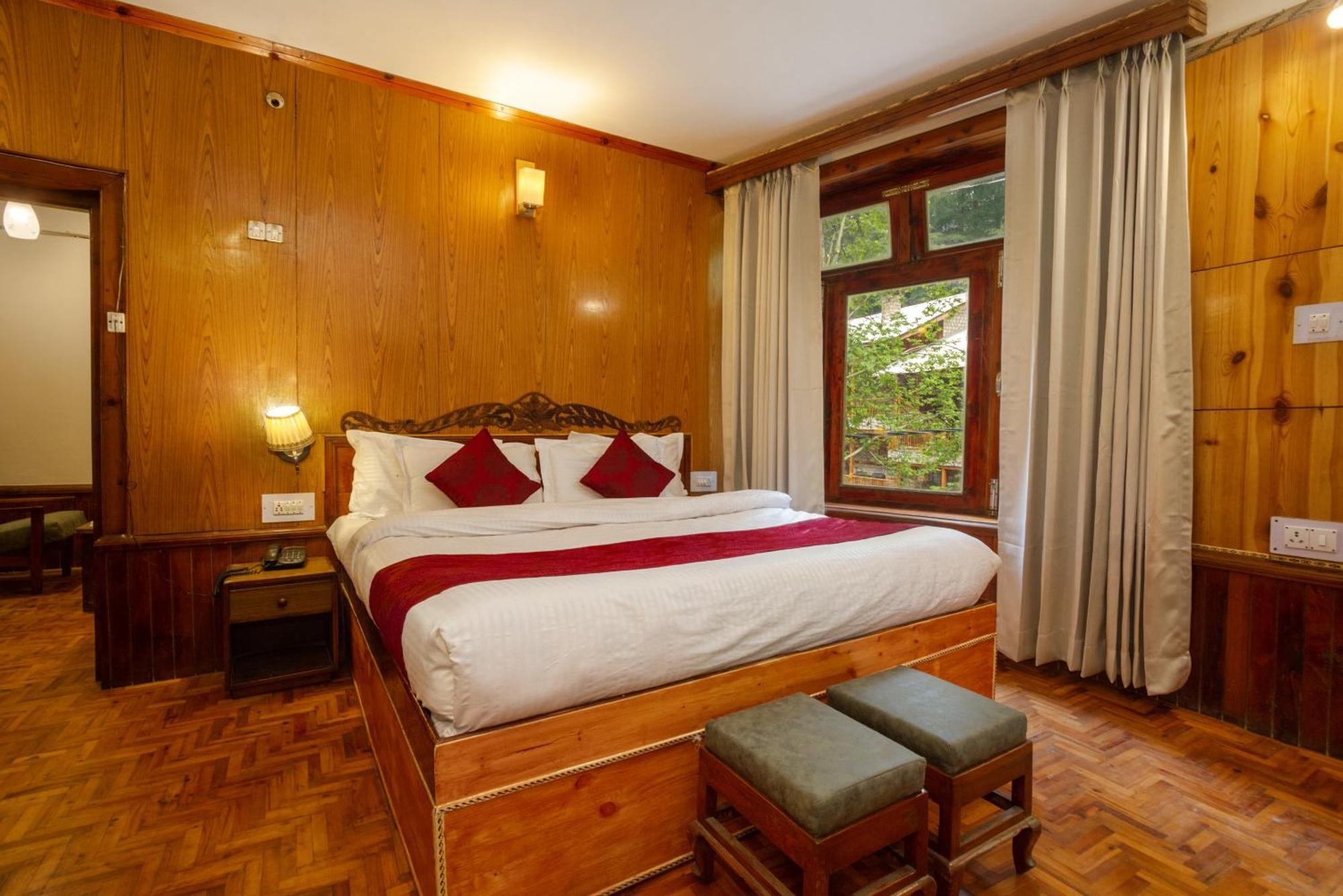 Holiday Home International -Vivaan Stays มะนาลี ภายนอก รูปภาพ